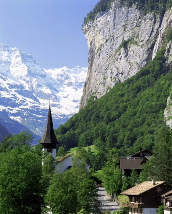 Framed Print : Lauterbrunnen Framed Print : Lauterbrunnen