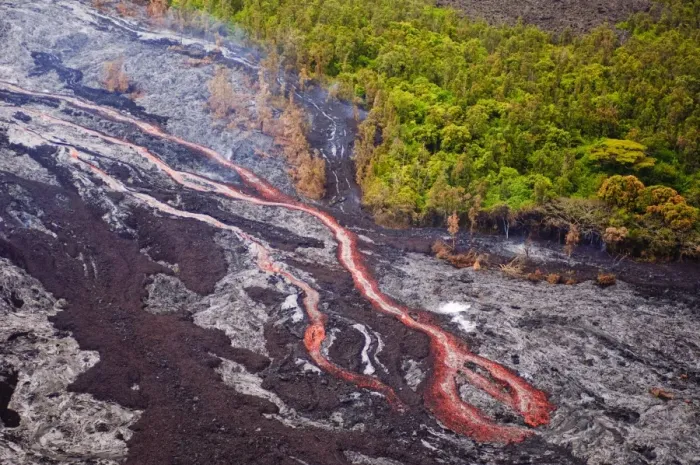 Framed Print : Lava flowing from Kilauea Volcano, Hawaii Volcanoes National Park, UNESCO World Heritage Site Framed Print : Lava flowing from Kilauea Volcano, Hawaii Volcanoes National Park, UNESCO World Heritage Site