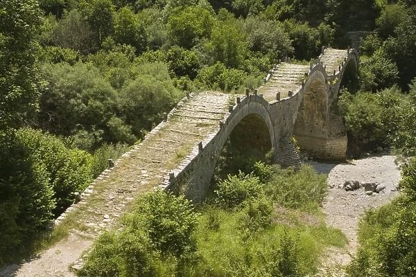 Lazaridis (Kontodimos) bridge, dating from 1753, Kipi, Zagoria mountains