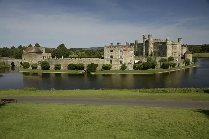 Framed Print : Leeds Castle near Maidstone, Kent, England, United Kingdom, Europe Framed Print : Leeds Castle near Maidstone, Kent, England, United Kingdom, Europe