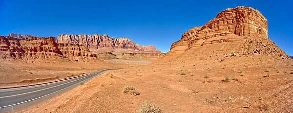 Lees Ferry Road running between Cathedral Rock and Vermilion Cliffs National