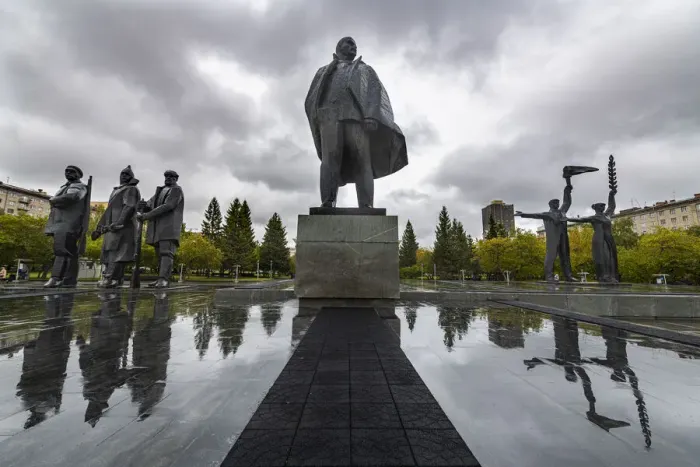 Framed Print : Lenin statue on Lenin Square, Novosibirsk, Novosibirsk Oblast, Russia, Eurasia