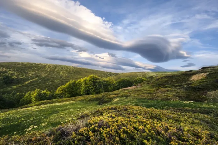 Framed Print : Lenticular clouds on Cusna mountain, Cusna mountain, Appenines, Emilia Romagna, Italy Framed Print : Lenticular clouds on Cusna mountain, Cusna mountain, Appenines, Emilia Romagna, Italy