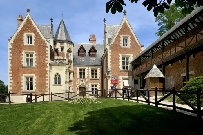 Framed Print : Leonardo da Vincis House and Museum, Clos Luce, Parc Leonardo da Vinci, Amboise, Indre-et-Loire, Loire Valley, Centre, France, Europe Framed Print : Leonardo da Vincis House and Museum, Clos Luce, Parc Leonardo da Vinci, Amboise, Indre-et-Loire, Loire Valley, Centre, France, Europe