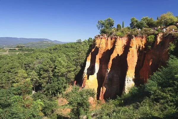 Les Sentiers des Ocres, Ochre Rocks, Roussillon, Provence, Provence-Alpes-Cote d Azur