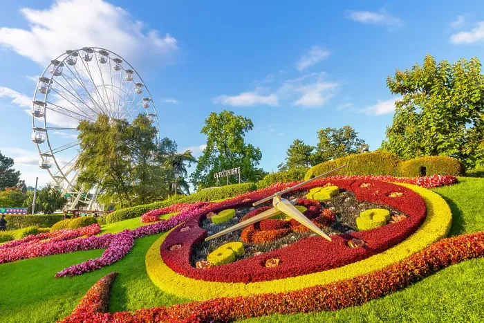 Framed Print : L'Horloge Fleurie (Flower Clock), Jardin Anglais (English Garden), Old Town (Vieille Ville), Ferris wheel (Grande roue), Geneva, Switzerland Framed Print : L'Horloge Fleurie (Flower Clock), Jardin Anglais (English Garden), Old Town (Vieille Ville), Ferris wheel (Grande roue), Geneva, Switzerland
