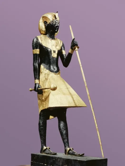 Framed Print : Life size statue of Tutankhamun made from black wood with applied gilded plaster