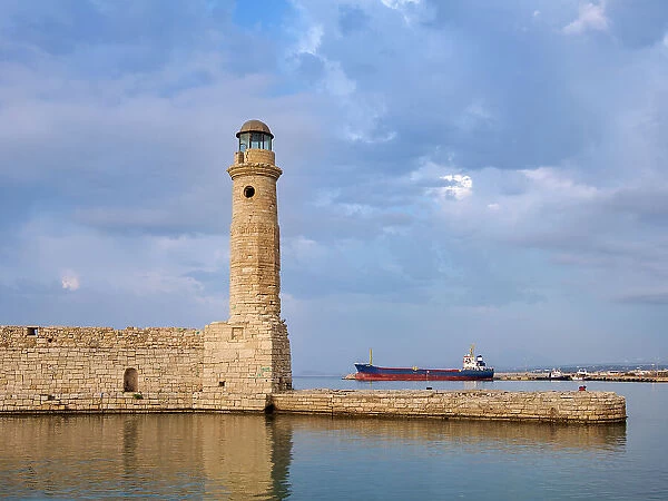 Lighthouse at the Old Venetian Harbour, City of Rethymno, Rethymno Region, Crete, Greek Islands, Greece, Europe