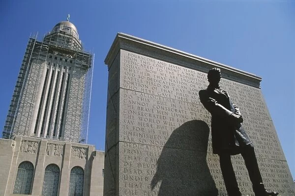 Lincoln statue at Nebraska State Capitol