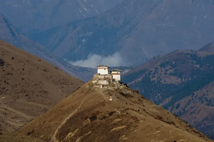 Framed Print : Lingzhi Dzong, a spectacular site on the Laya-Gasa trek, Thimpu District, Bhutan, Asia
