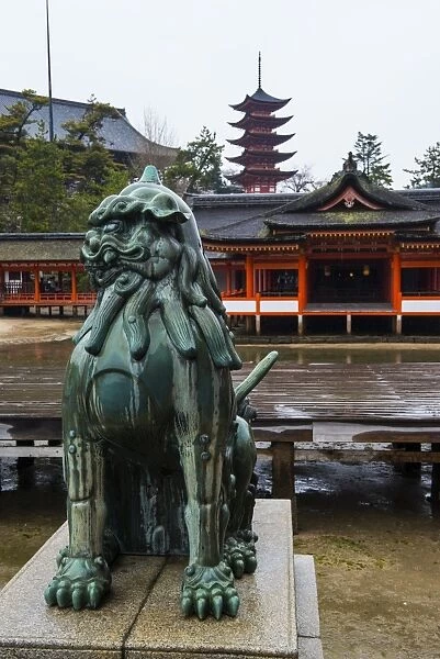 Lion statue, Itsukushima Shrine, UNESCO World Heritage Site, Miyajima, Japan, Asia