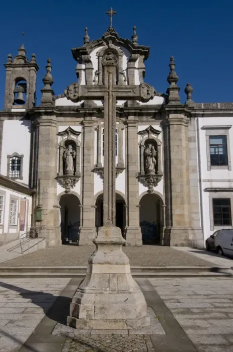 Framed Print : Little church in Guimaraes, UNESCO World Heritage Site, Portugal, Europe Framed Print : Little church in Guimaraes, UNESCO World Heritage Site, Portugal, Europe