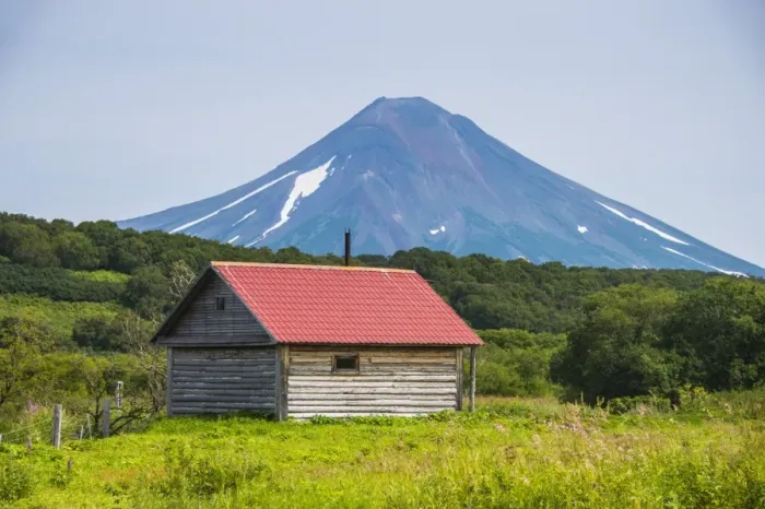 Framed Print : Little hut in front of the Ilyinsky (volcano), Kurile Lake, Kamchatka, Russia, Eurasia Framed Print : Little hut in front of the Ilyinsky (volcano), Kurile Lake, Kamchatka, Russia, Eurasia