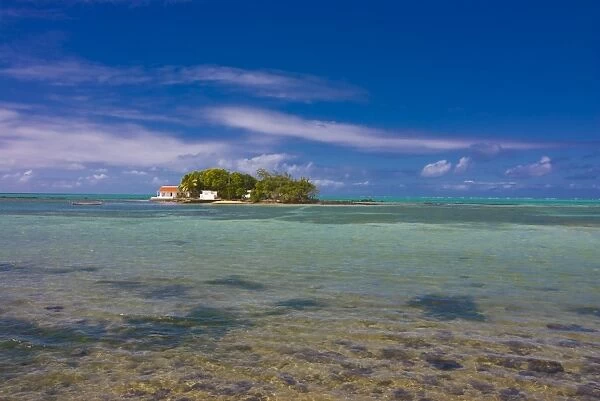 Little island just off shore of Mahebourg, Mauritius, Indian Ocean, Africa