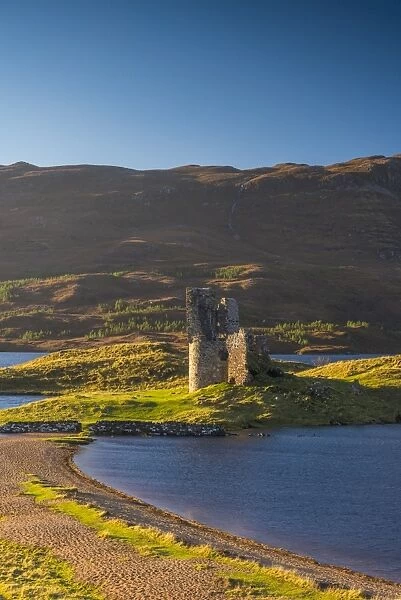 Loch Assynt and Ardvreck Castle, Lochinver, Sutherland, Highlands, Scotland, United Kingdom