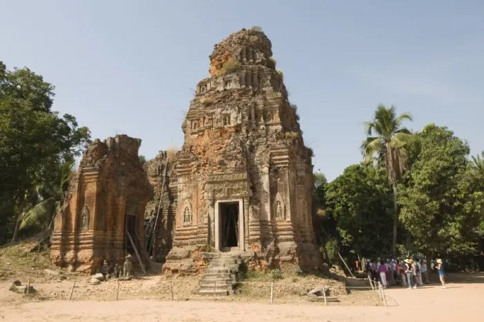 Framed Print : Lolei Temple, AD893, Roluos Group, near Angkor, UNESCO World Heritage Site Framed Print : Lolei Temple, AD893, Roluos Group, near Angkor, UNESCO World Heritage Site
