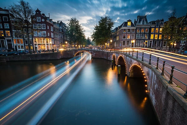 A long exposure of Amsterdams southern canal rings at the intersection of Leidsegracht