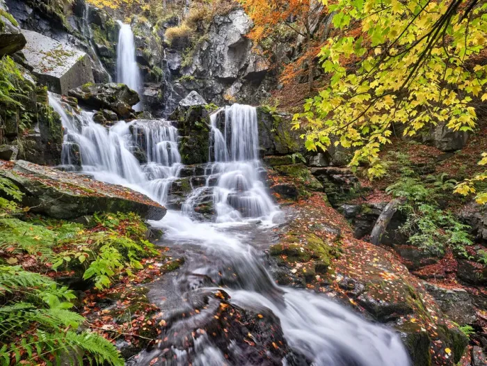 Framed Print : Long exposure at Dardagna waterfalls in autumn, Parco Regionale del Corno alle Scale