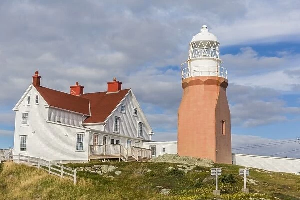 Long Point lighthouse on Crow Head, North Twillingate Island off the northeast coast of Newfoundland, Canada, North America