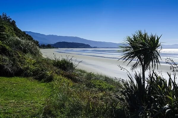 Long sandy beach, Abel Tasman National Park, South Island, New Zealand, Pacific