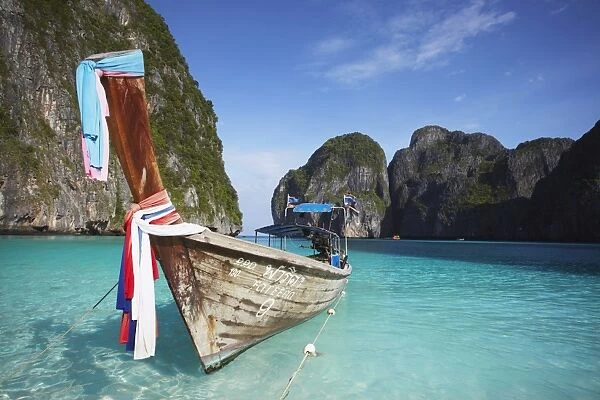 Long tail boat, Ao Maya, Ko Phi Ph Leh, Krabi Province, Thailand, Southeast Asia, Asia