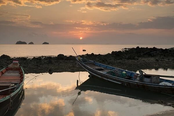 Long tail Boats at sunset, Taling Ngam Beach, Ko Samui Island, Surat Thani, Thailand, Southeast Asia, Asia