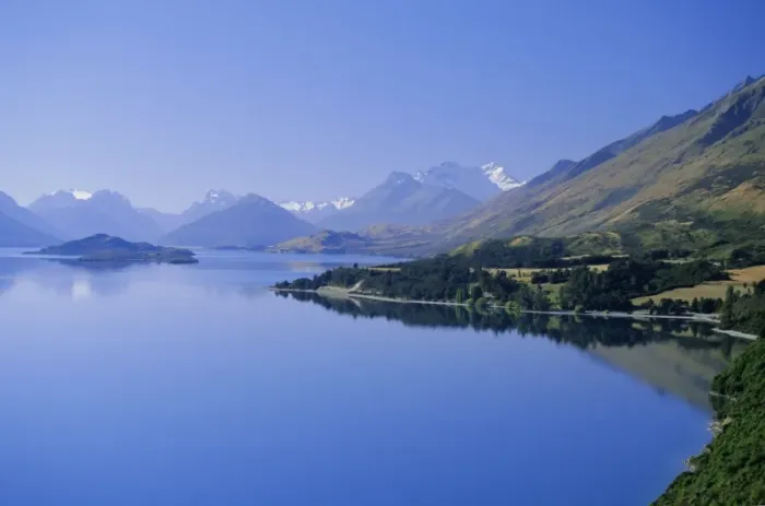 Framed Print : Looking towards the northern tip of Lake Wakatipu at Glenorchy and Mt