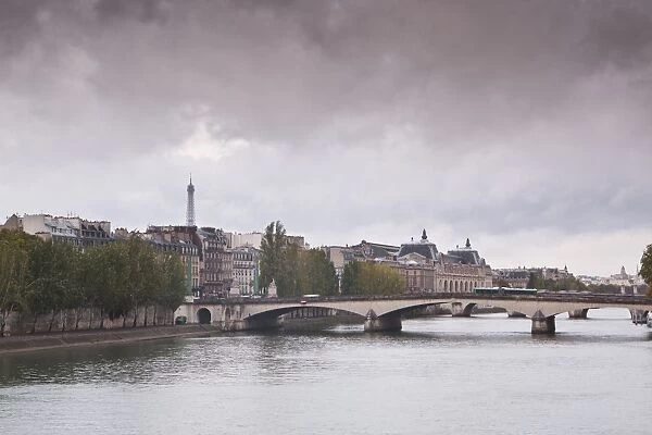 Looking down the River Seine in Paris on a rainy day, Paris, France, Europe
