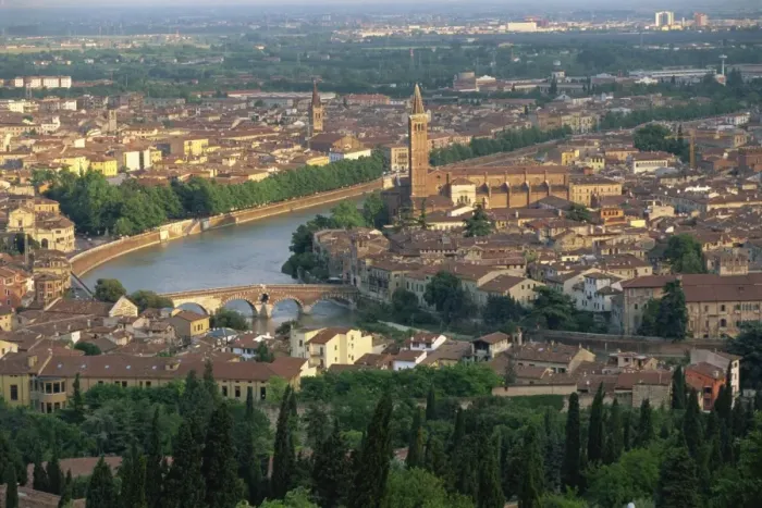 Framed Print : Low aerial view over the town of Verona and the River Adige Framed Print : Low aerial view over the town of Verona and the River Adige