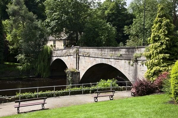 Low Bridge Gardens and Dropping Well Inn, Knaresborough, North Yorkshire, Yorkshire, England, United Kingdom, Europe