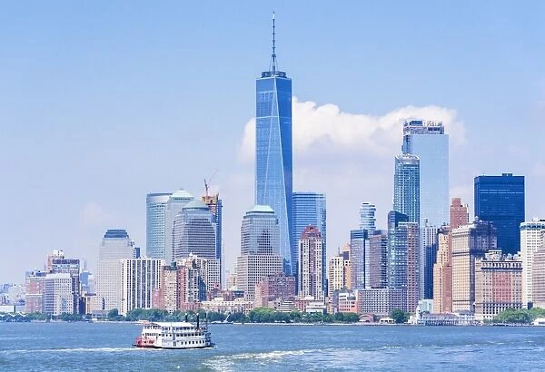 Lower Manhattan skyline, New York skyline, One World Trade Center tower, tour boat