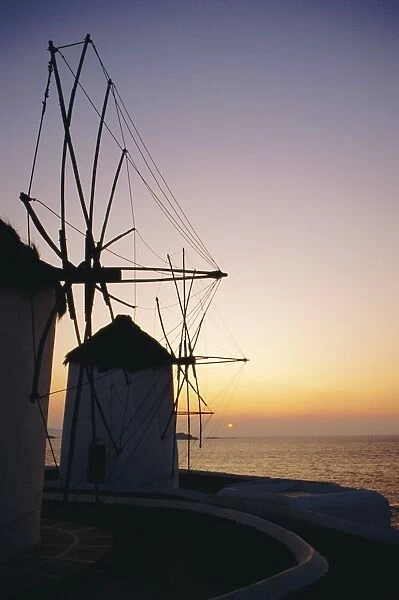 The lower Windmills (Kato Myli) at sunset