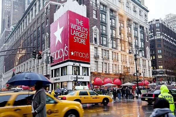 Macys flagship store on Sixth Avenue, Manhattan, New York City, New York