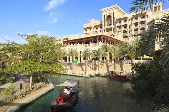 Framed Print : The Madinat Jumeirah Al Qasr Hotel, Jumeirah Beach, Dubai, United Arab Emirates Framed Print : The Madinat Jumeirah Al Qasr Hotel, Jumeirah Beach, Dubai, United Arab Emirates