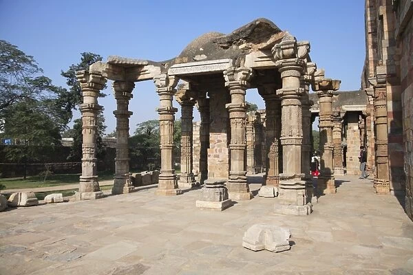 Madrasa, Qutab Minar, UNESCO World Heritage Site, New Delhi, India, Asia