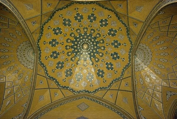 Madrasah-ye Chahar Bagh