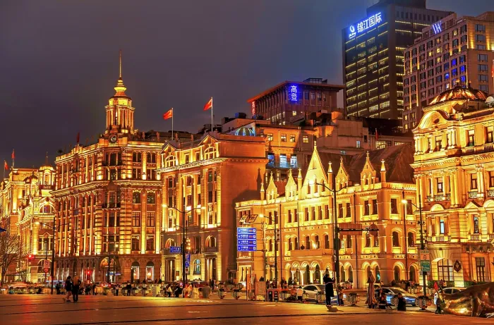 Framed Print : Magnificent view of brightly lit heritage buildings along the Bund at night, Shanghai, China Framed Print : Magnificent view of brightly lit heritage buildings along the Bund at night, Shanghai, China