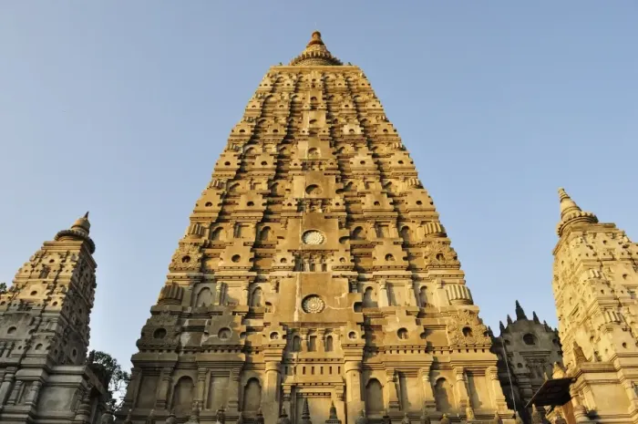 Framed Print : Mahabodhi Temple, UNESCO World Heritage Site, Bodh Gaya (Bodhgaya), Gaya District Framed Print : Mahabodhi Temple, UNESCO World Heritage Site, Bodh Gaya (Bodhgaya), Gaya District