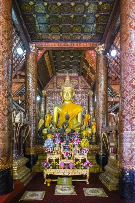 Framed Print : Main altar, interior of Wat Xieng Thong Buddhist temple, UNESCO World Heritage Site Framed Print : Main altar, interior of Wat Xieng Thong Buddhist temple, UNESCO World Heritage Site