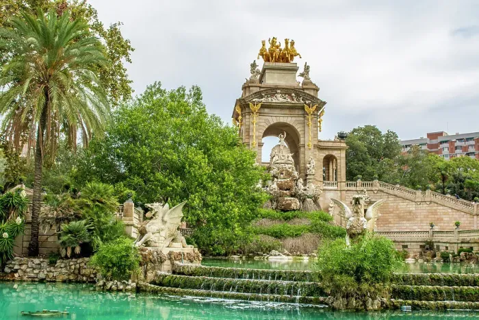 Framed Print : The main fountain in Parc de la Ciutadella (Citadel Park), Barcelona, Catalonia, Spain, Europe Framed Print : The main fountain in Parc de la Ciutadella (Citadel Park), Barcelona, Catalonia, Spain, Europe