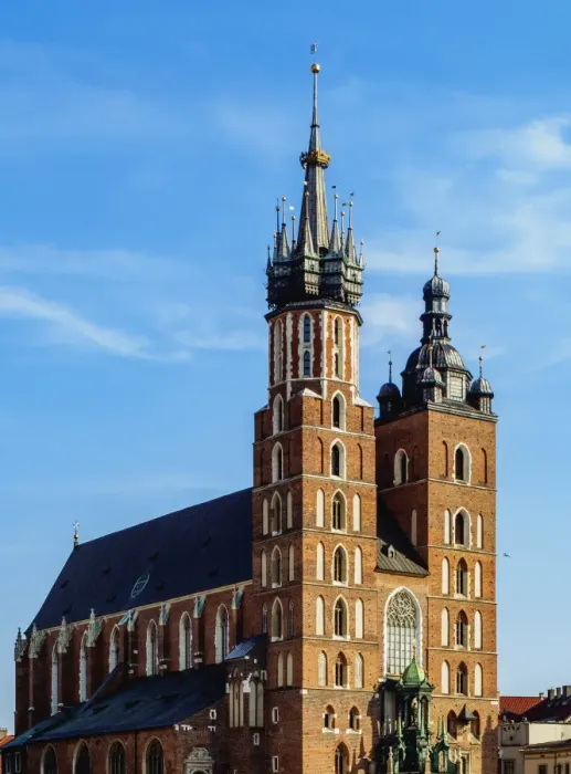Framed Print : Main Market Square, St. Mary Basilica, Cracow, UNESCO World Heritage Site, Lesser Framed Print : Main Market Square, St. Mary Basilica, Cracow, UNESCO World Heritage Site, Lesser