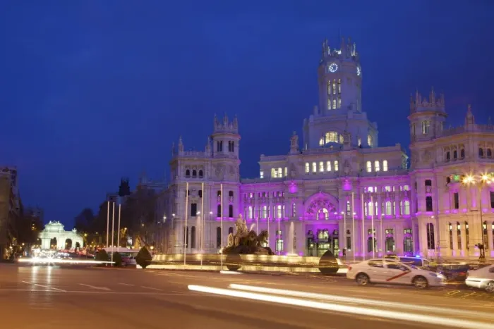 Framed Print : Main Post Office Building (Palacio de Communicaciones) illuminated in the evening Framed Print : Main Post Office Building (Palacio de Communicaciones) illuminated in the evening