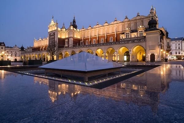 Main Square and Sukiennice (The Cloth Hall) at dawn, UNESCO World Heritage Site, Krakow