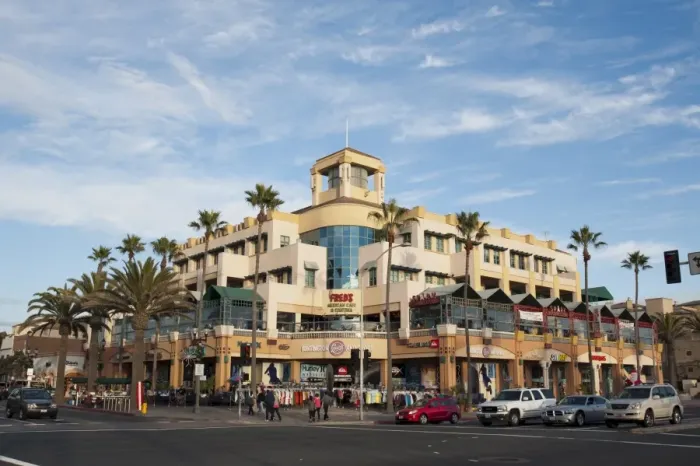 Framed Print : Main Street, Huntington Beach, California, United States of America, North America Framed Print : Main Street, Huntington Beach, California, United States of America, North America
