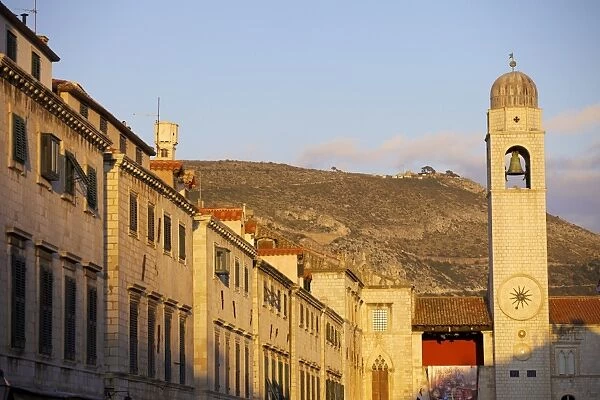 Main street Stradun in the old town of Dubrovnik, UNESCO World Heritage Site, Croatia, Europe