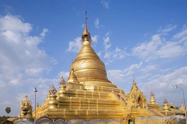Main stupa in the Kuthodaw Paya Mandalay, Myanmar (Burma), Southeast Asia