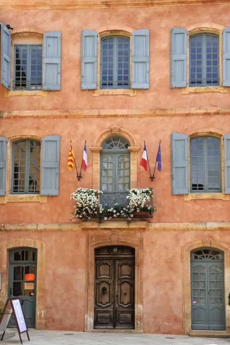 Framed Print : Mairie office with typical ochre coloured walls, Roussillon, Parc Naturel Regional du Luberon