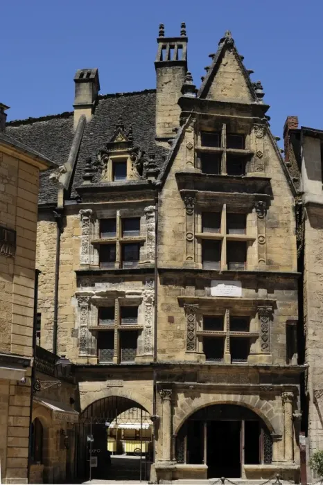Framed Print : Maison de la Boetie in the old town, Sarlat, Sarlat le Caneda, Dordogne, France, Europe Framed Print : Maison de la Boetie in the old town, Sarlat, Sarlat le Caneda, Dordogne, France, Europe
