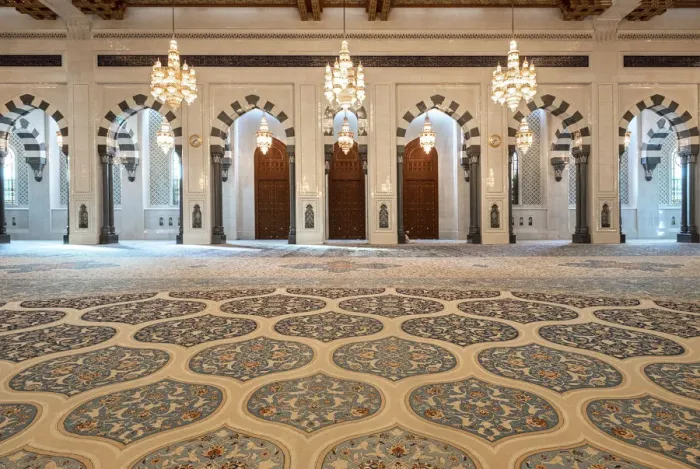 Framed Print : Male praying room of the Sultan Qaboos Mosque with decorated carpet and many arches Framed Print : Male praying room of the Sultan Qaboos Mosque with decorated carpet and many arches