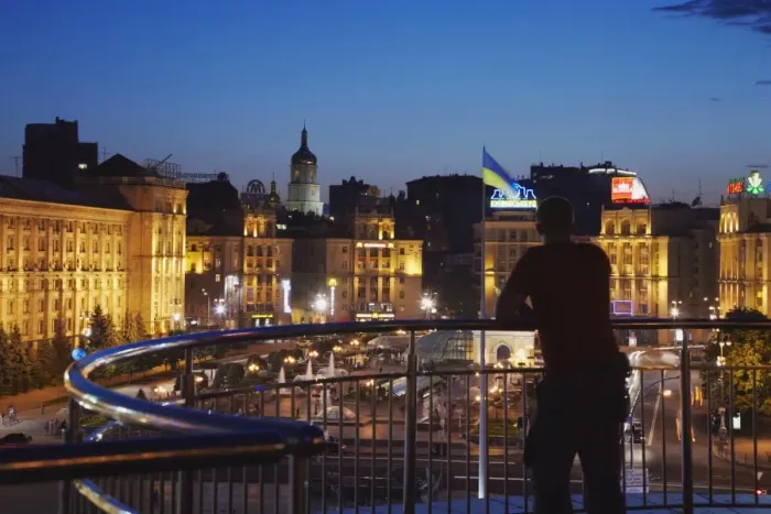 Framed Print : Man looking at Independence Square (Maydan Nezalezhnosti), Kiev, Ukraine, Europe Framed Print : Man looking at Independence Square (Maydan Nezalezhnosti), Kiev, Ukraine, Europe